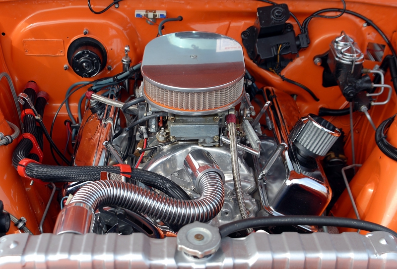 garagiste-LA CRAU-min_car-engine-1738309